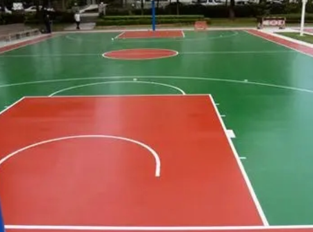 丰台许多老旧运动场地面翻新,篮球场地面维修